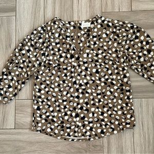 MELLODAY Ladies print blouse, size medium.